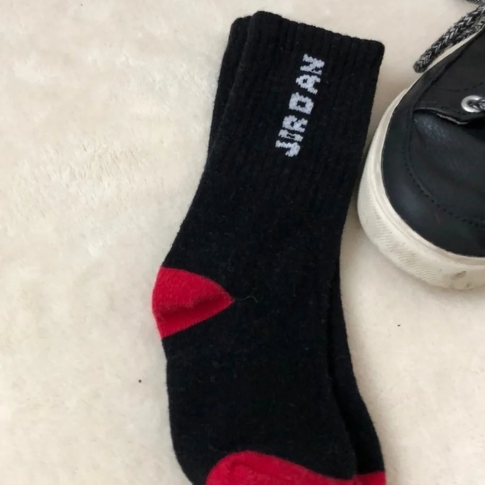 GYMBOREE BOYs TENNY SHOES and SOCKS
